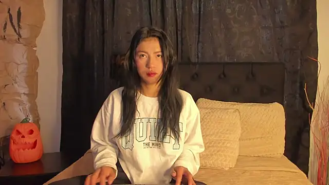 Snapshot of Tiffany_Nm chatting on November 3, 2025, 1:26 pm Tiffany Nm online show from November 3, 2025, 1:26 pm