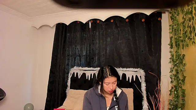 Snapshot of Tiffany_Nm chatting on December 15, 2025, 1:50 pm Tiffany Nm online show from December 15, 2025, 1:50 pm