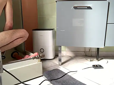 Snapshot of Just2Try chatting on February 14, 2026, 1:00 pm Just2Try online show from February 14, 2026, 1:00 pm