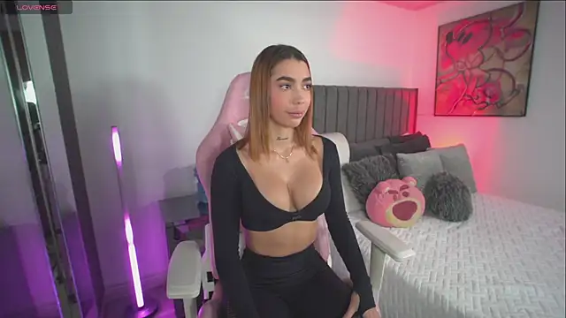 Evellyn clair1 online show from November 29, 2025, 7:47 pm