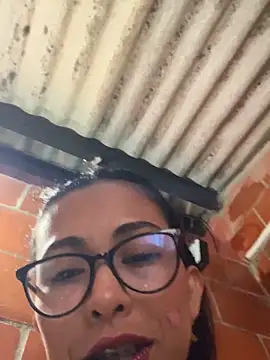 Emma  cumlovee online show from June 17, 2026, 11:53 am