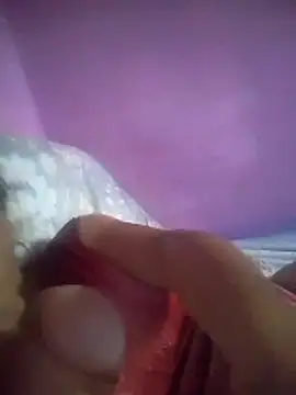 RafaelaFerras online show from April 6, 2026, 6:53 pm