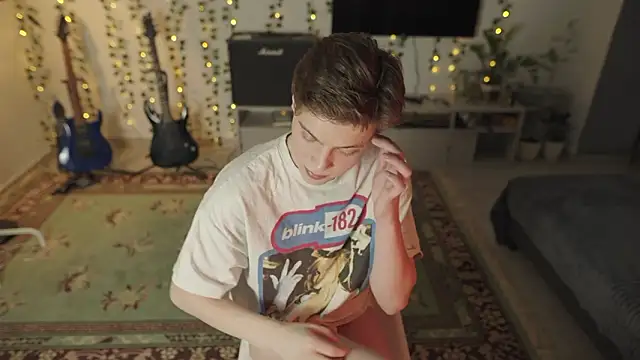 Snapshot of RusBradPitt chatting on February 17, 2026, 5:43 pm RusBradPitt online show from February 17, 2026, 5:43 pm