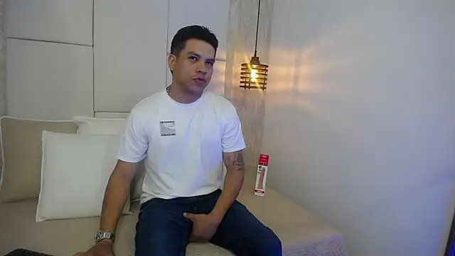 Snapshot of Dominic_Taylor_ chatting on September 11, 2025, 11:54 am Dominic Taylor online show from September 11, 2025, 11:54 am