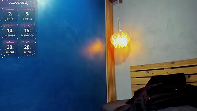 Snapshot of Markuss__ chatting on October 13, 2025, 2:46 am Markuss online show from October 13, 2025, 2:46 am