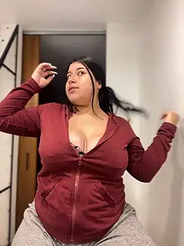 Tokio Sakura online show from November 26, 2025, 9:15 pm