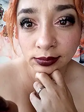 Snapshot of Mariana-94 chatting on October 26, 2025, 4:07 pm Mariana-94 online show from October 26, 2025, 4:07 pm