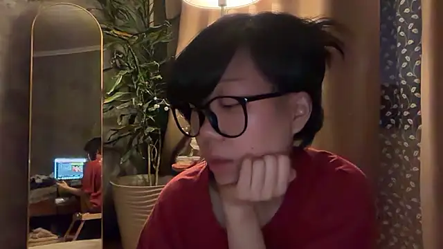  molly molly molly  online show from March 18, 2026, 4:52 pm