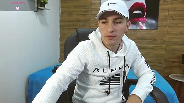 Snapshot of taner_king chatting on December 4, 2025, 2:43 am taner king online show from December 4, 2025, 2:43 am