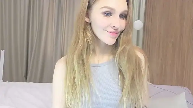 Snapshot of Brigitte_Bardot chatting on October 7, 2025, 5:41 am Brigitte Bardot online show from October 7, 2025, 5:41 am