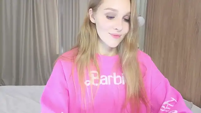 Snapshot of Brigitte_Bardot chatting on September 29, 2025, 6:20 am Brigitte Bardot online show from September 29, 2025, 6:20 am