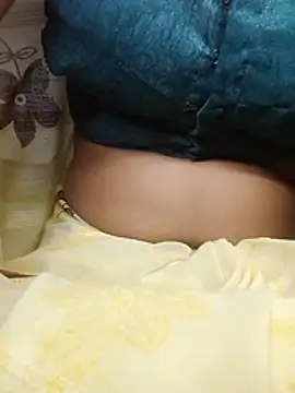 Snapshot of Hut_rotu_cute chatting on February 4, 2026, 5:08 pm Hut rotu cute online show from February 4, 2026, 5:08 pm