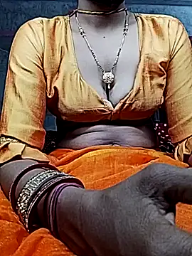 Snapshot of Hut_rotu_cute chatting on December 4, 2025, 5:56 pm Hut rotu cute online show from December 4, 2025, 5:56 pm