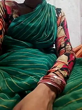 Snapshot of Hut_rotu_cute chatting on June 2, 2026, 4:40 pm Hut rotu cute online show from June 2, 2026, 4:40 pm