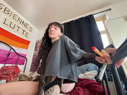 Snapshot of Styxlust chatting on April 3, 2026, 10:22 am Styxlust online show from April 3, 2026, 10:22 am