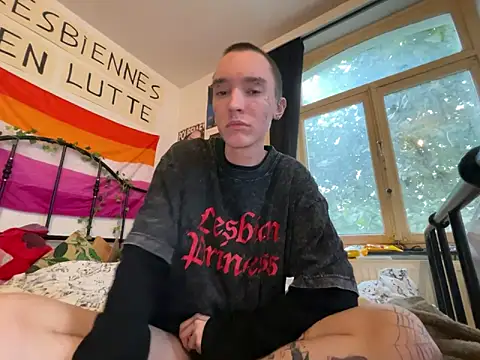 Snapshot of Styxlust chatting on October 17, 2025, 3:58 pm Styxlust online show from October 17, 2025, 3:58 pm