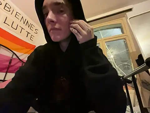 Snapshot of Styxlust chatting on March 8, 2026, 6:55 pm Styxlust online show from March 8, 2026, 6:55 pm