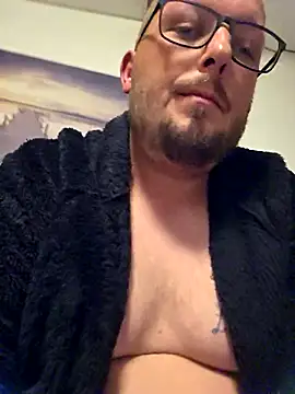 Snapshot of bigdicksklave chatting on October 8, 2025, 6:08 pm bigdicksklave online show from October 8, 2025, 6:08 pm