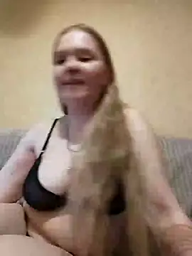 Snapshot of AnnabelleMagic chatting on November 23, 2025, 2:43 am AnnabelleMagic online show from November 23, 2025, 2:43 am