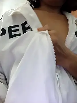 Snapshot of Thaohoa_love chatting on November 19, 2025, 8:20 pm Thaohoa love online show from November 19, 2025, 8:20 pm