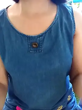 Snapshot of Thaohoa_love chatting on October 8, 2025, 9:22 am Thaohoa love online show from October 8, 2025, 9:22 am