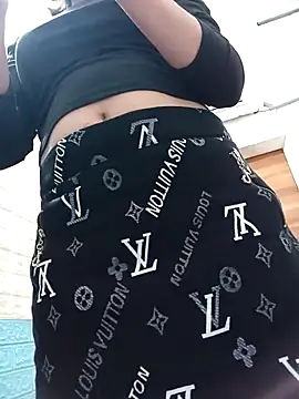 Snapshot of Thaohoa_love chatting on November 16, 2025, 8:35 pm Thaohoa love online show from November 16, 2025, 8:35 pm