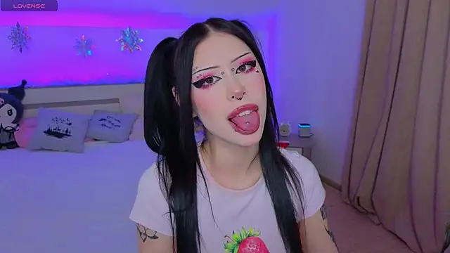 venomeowww   online show from December 20, 2025, 3:42 am