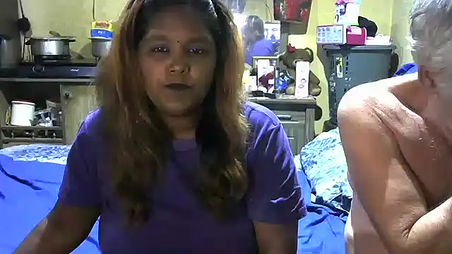 Snapshot of crazyloverstasmike chatting on October 2, 2025, 7:06 pm crazyloverstasmike online show from October 2, 2025, 7:06 pm