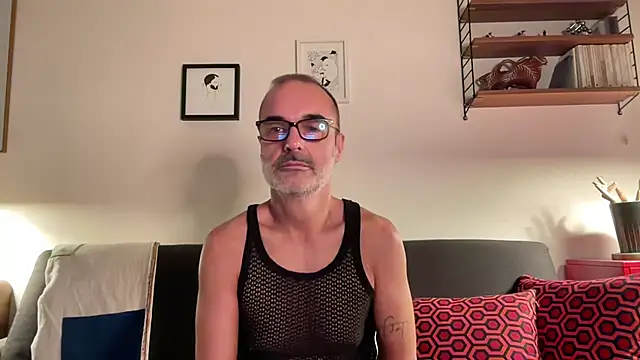 Snapshot of Milkywaymen chatting on October 4, 2025, 1:34 pm Milkywaymen online show from October 4, 2025, 1:34 pm