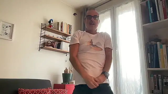 Snapshot of Milkywaymen chatting on October 17, 2025, 11:23 am Milkywaymen online show from October 17, 2025, 11:23 am