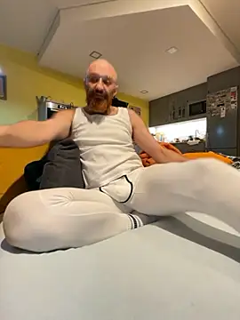 smint06 online show from December 2, 2025, 7:48 pm