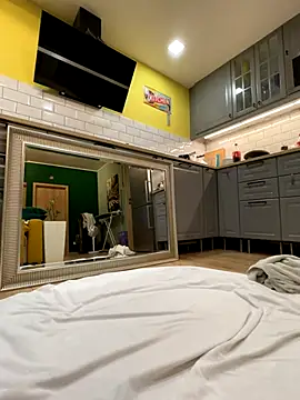 smint06 online show from November 15, 2025, 1:53 am