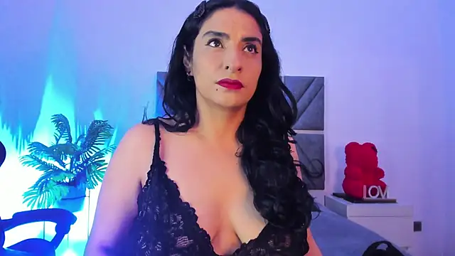 Snapshot of AlombraMorris chatting on September 20, 2025, 12:10 pm AlombraMorris online show from September 20, 2025, 12:10 pm