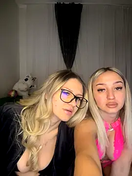 DivineDesireDuo online show from December 2, 2025, 5:47 pm