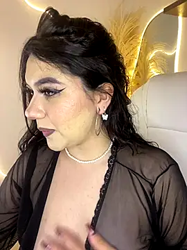 Zoe Serrat online show from October 22, 2025, 12:37 pm