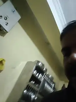 Snapshot of vardh033 chatting on November 25, 2025, 5:52 am vardh033 online show from November 25, 2025, 5:52 am