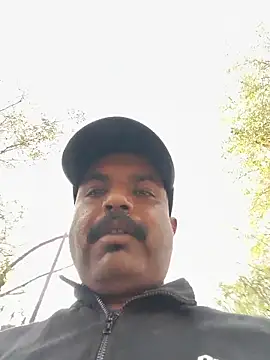 Snapshot of vardh033 chatting on November 28, 2025, 8:47 am vardh033 online show from November 28, 2025, 8:47 am