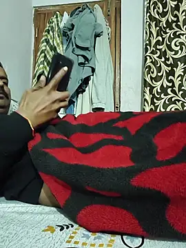 Snapshot of vardh033 chatting on December 14, 2025, 8:09 am vardh033 online show from December 14, 2025, 8:09 am