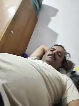 Snapshot of vardh033 chatting on November 1, 2025, 2:44 pm vardh033 online show from November 1, 2025, 2:44 pm