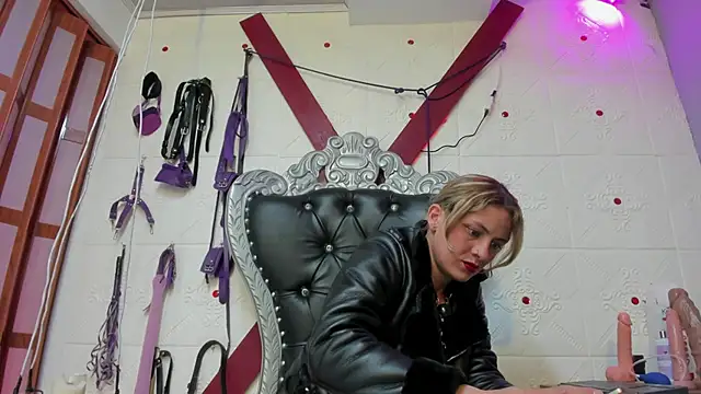 Snapshot of indigo_thc5 chatting on December 5, 2025, 4:33 am indigo thc5 online show from December 5, 2025, 4:33 am