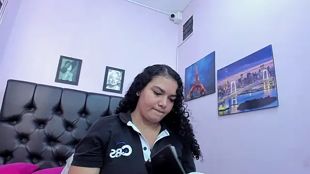 Snapshot of Adrianasex_69x chatting on November 27, 2025, 5:13 pm Adrianasex 69x online show from November 27, 2025, 5:13 pm