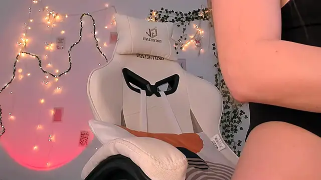 chic sparkle online show from November 28, 2025, 6:13 am