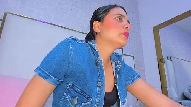 Snapshot of thalia888_ chatting on November 28, 2025, 7:03 pm thalia888 online show from November 28, 2025, 7:03 pm