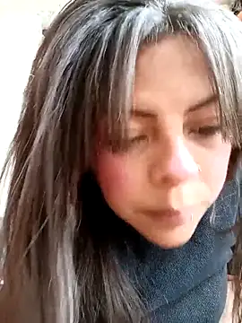 Snapshot of MiaCollinssx chatting on December 20, 2025, 3:04 pm MiaCollinssx online show from December 20, 2025, 3:04 pm