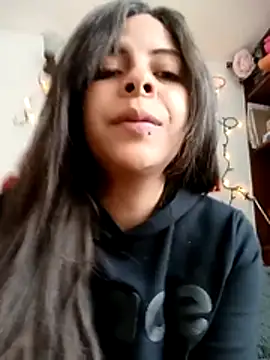 Snapshot of MiaCollinssx chatting on December 22, 2025, 12:38 pm MiaCollinssx online show from December 22, 2025, 12:38 pm