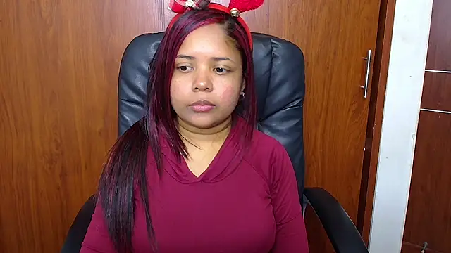 melikaronit2 online show from December 4, 2025, 5:56 pm