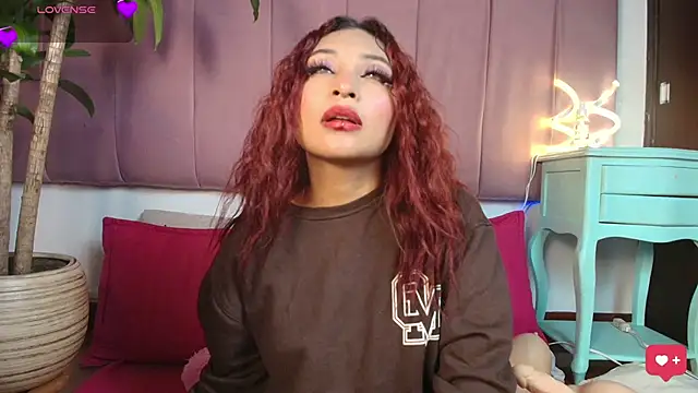 Snapshot of Naiaa_Cruz chatting on February 17, 2026, 7:11 pm Naiaa Cruz online show from February 17, 2026, 7:11 pm