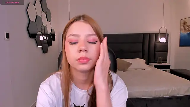 TiffannySins online show from February 28, 2026, 3:06 am