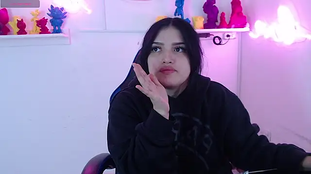 sari belle online show from March 14, 2026, 3:45 am