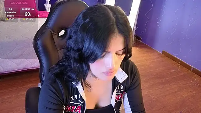 sari belle online show from November 24, 2025, 8:53 pm